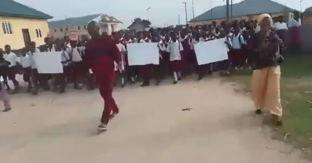 VIDEO: Bayelsa schoolchildren protest against kidnappings