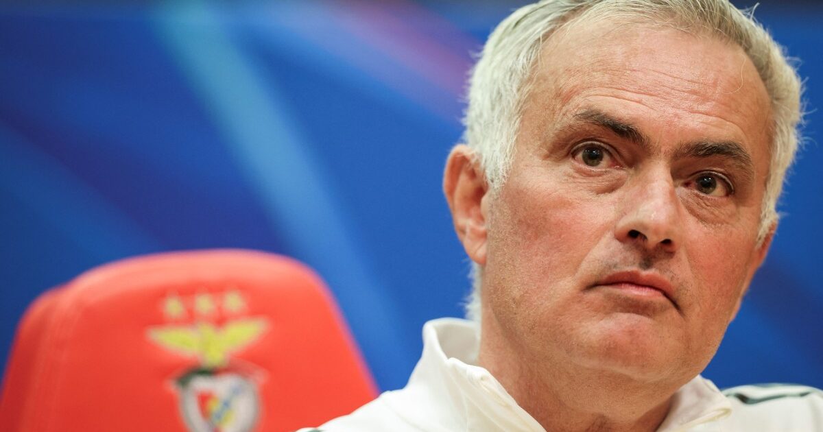 Benfica says Real Madrid must pay €15 million for Mourinho