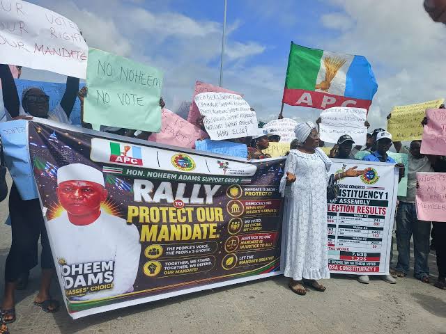 Lagos APC Members Protest Over Alleged Change in Eti-Osa Assembly Primary Election Results