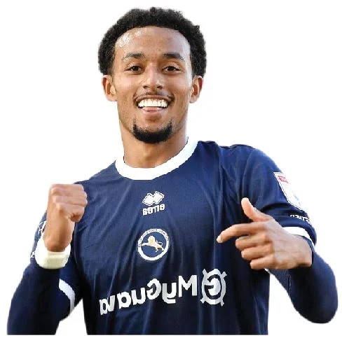 Femi Azeez talks about his future amid transfer rumors