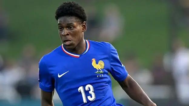 Arsenal Target PSG Defender Mbemba for Free Transfer