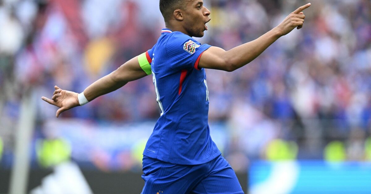 Dembélé Defends Mbappé Against Unfair Criticism