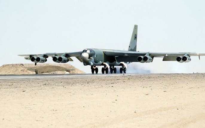 US B-52 Bomber Crashes, Eight Crew Members Confirmed Dead