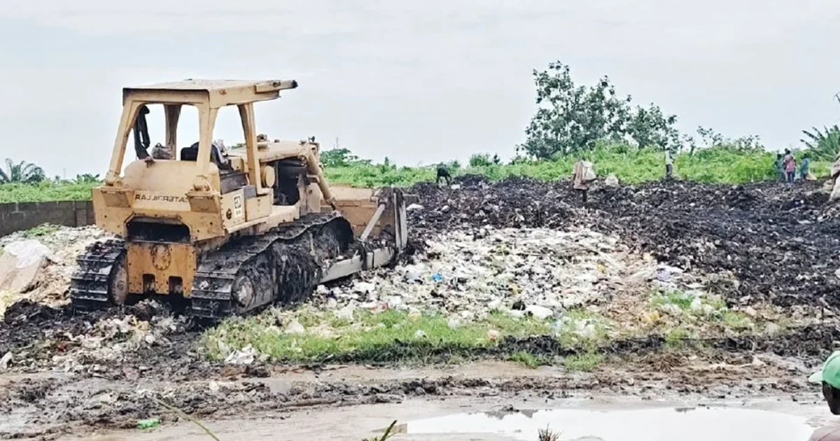 Ogun State Starts Cleaning Up Market Dumpsite After Reports